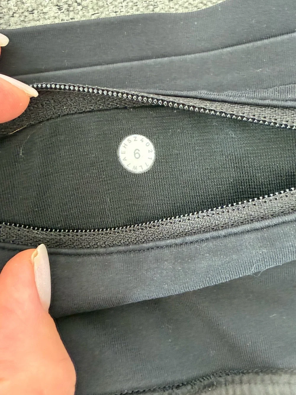 Lululemon black lined  Speed up shorts 2,5” sz 6